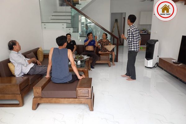 bàn giao sofa 2 văng nhà chị Hà Trang